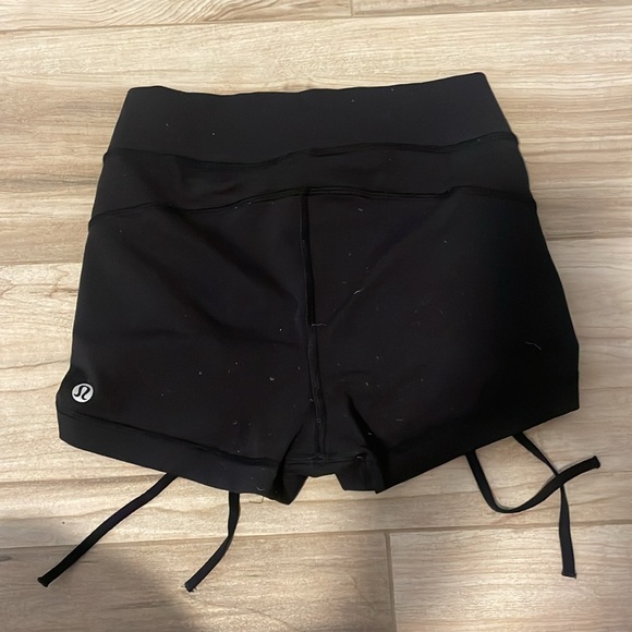 Lululemon Athletica Liberty Spandex Shorts Size 4 - Picture 5 of 6